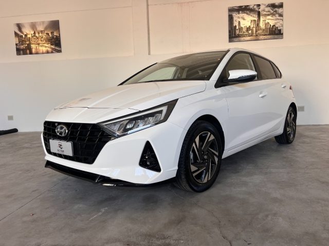 HYUNDAI i20 Bianco pastello