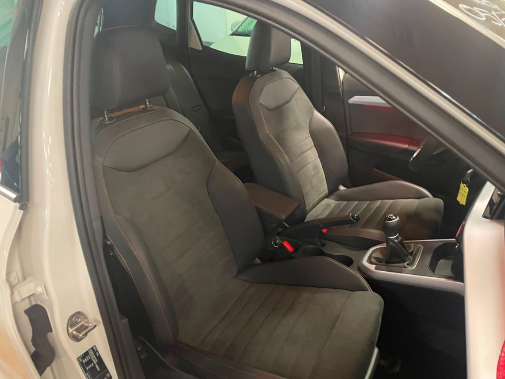 SEAT Arona 1.0 EcoTSI FR 18 BEATS AUDIO FULL LED - 12