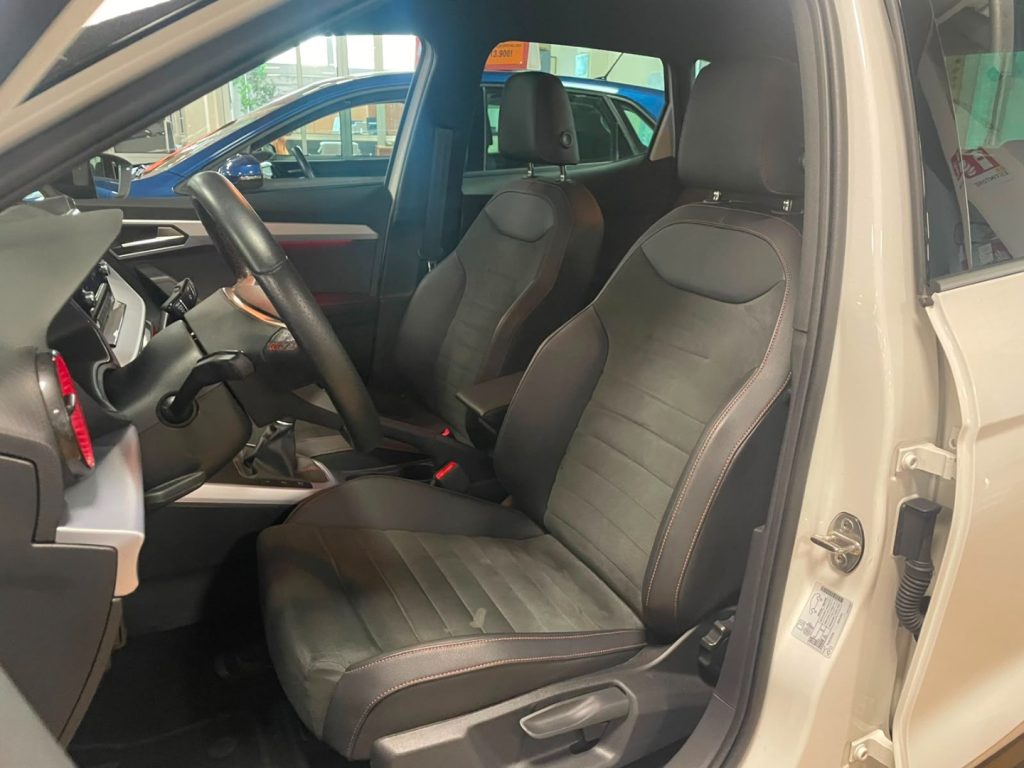 SEAT Arona 1.0 EcoTSI FR 18 BEATS AUDIO FULL LED - 23