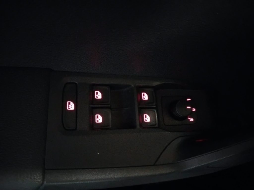 SEAT Arona 1.0 TGI Style LED C/GRIMALDI SPECIAL DAY - 27