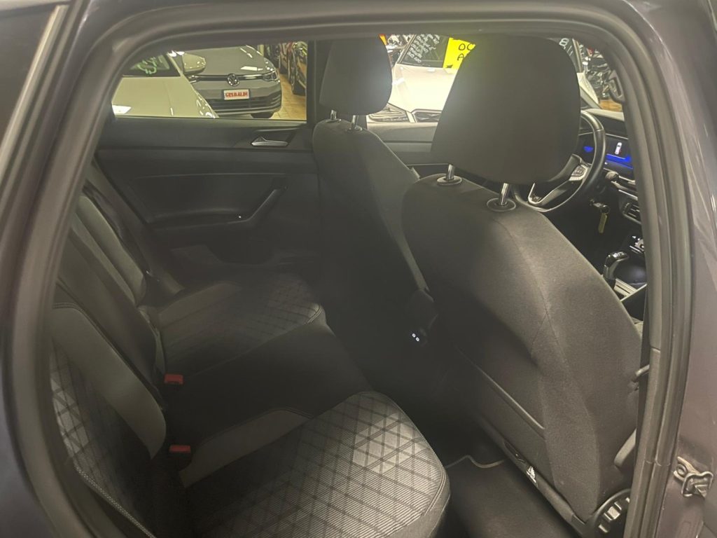 VOLKSWAGEN Polo 1.0 TSI DSG R-Line MATRIX 16 C/GRIMALDI SP. DAY - 22