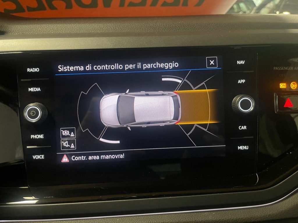VOLKSWAGEN Polo 1.0 TSI DSG R-Line MATRIX 16 C/GRIMALDI SP. DAY - 12