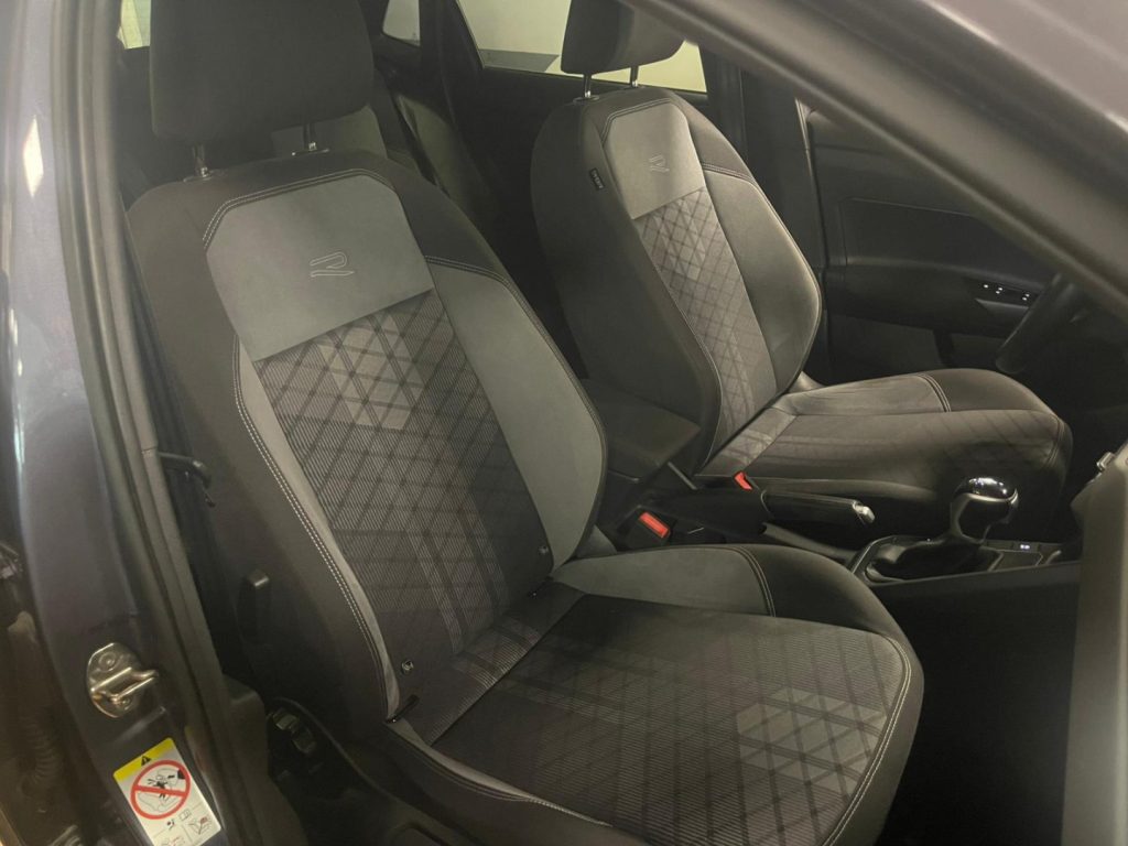 VOLKSWAGEN Polo 1.0 TSI DSG R-Line MATRIX 16 C/GRIMALDI SP. DAY - 18