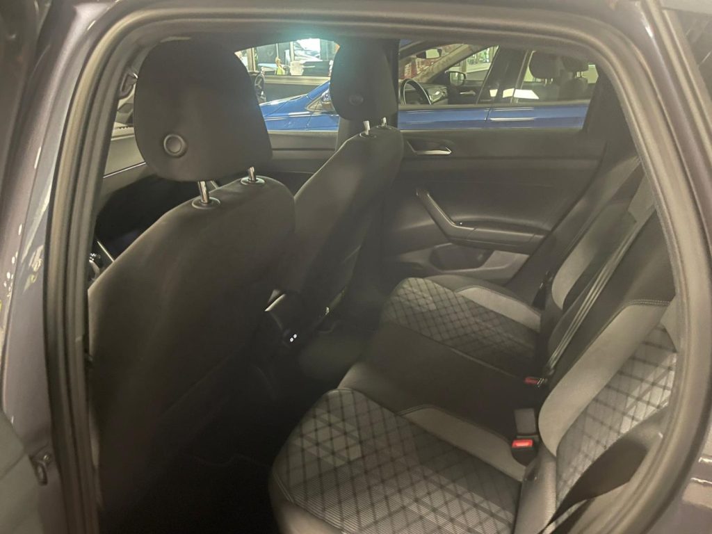 VOLKSWAGEN Polo 1.0 TSI DSG R-Line MATRIX 16 C/GRIMALDI SP. DAY - 19