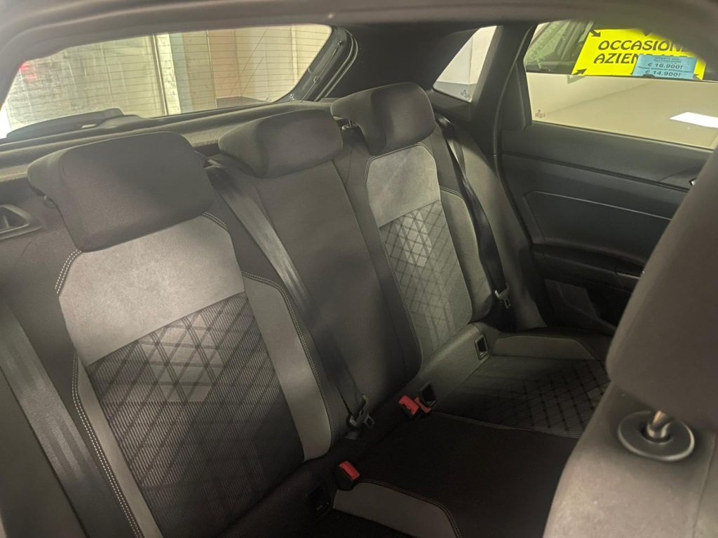 VOLKSWAGEN Polo 1.0 TSI DSG R-Line MATRIX 16 C/GRIMALDI SP. DAY - 20