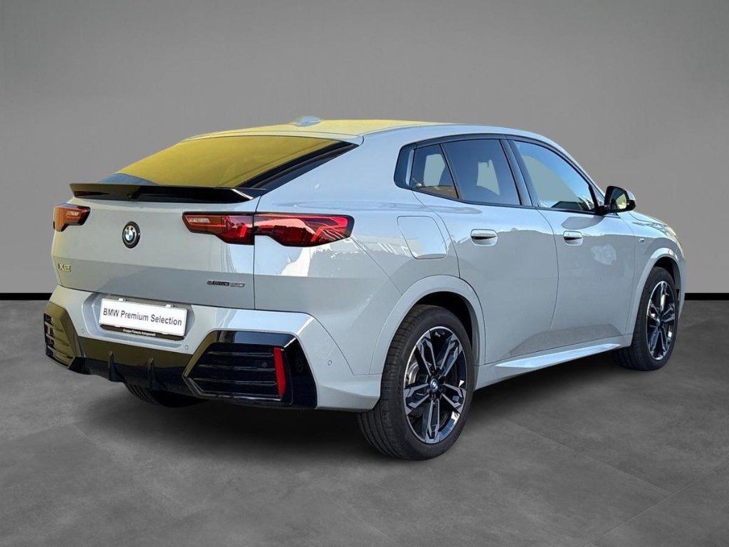 BMW iX2 eDrive 20 Msport Aut. - 18