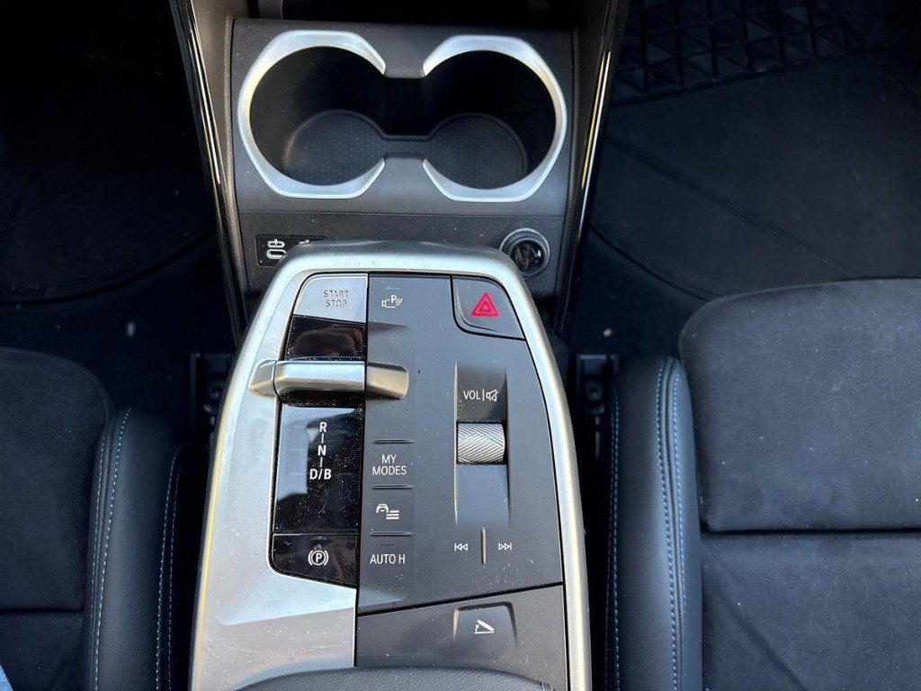 BMW iX2 eDrive 20 Msport Aut. - 14