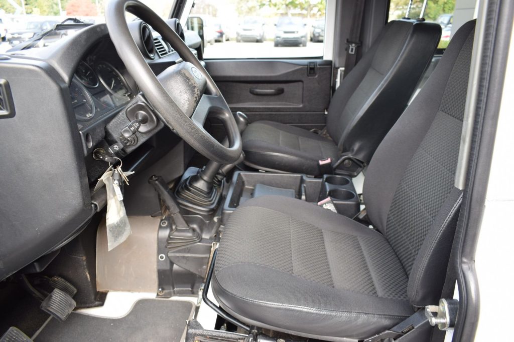 LAND ROVER Defender Defender 90 2.2 TD4 Station Wagon N1 AUTOCARRO IVA - 9
