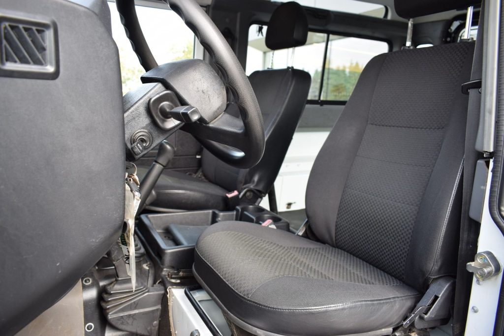 LAND ROVER Defender Defender 90 2.2 TD4 Station Wagon N1 AUTOCARRO IVA - 15