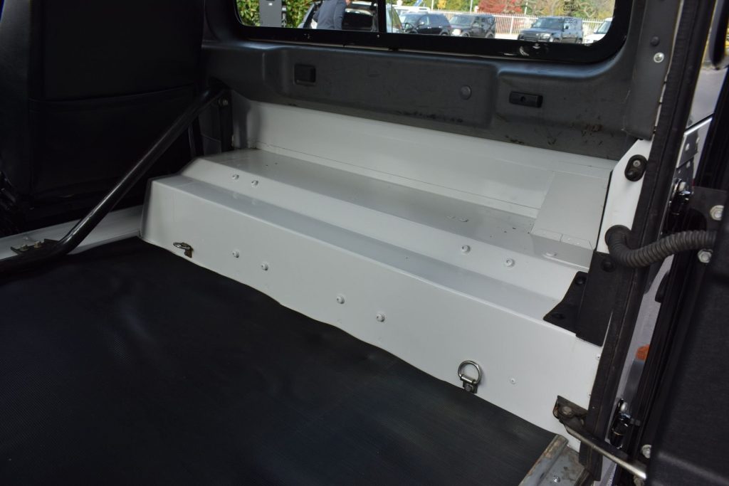 LAND ROVER Defender Defender 90 2.2 TD4 Station Wagon N1 AUTOCARRO IVA - 18