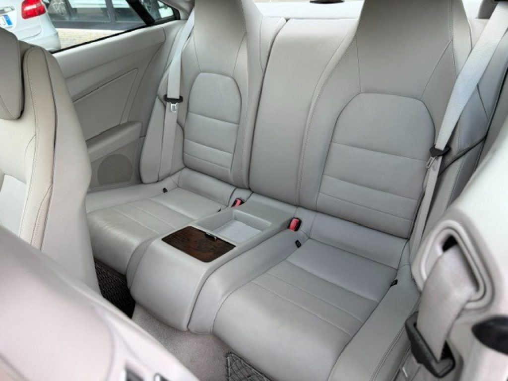 Clicca per ingrandire E 350 - CDI Coupé BlueEFFICIENCY Avantgarde