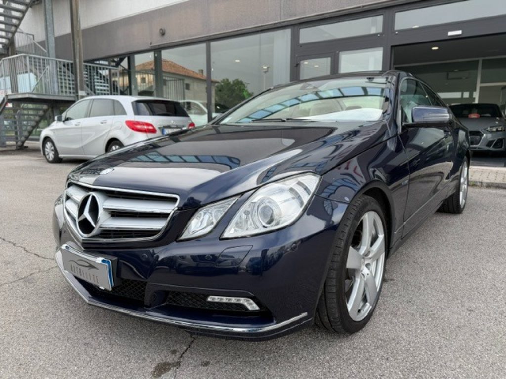 Clicca per ingrandire E 350 - CDI Coupé BlueEFFICIENCY Avantgarde