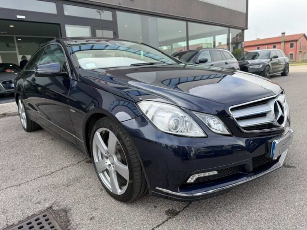 Clicca per ingrandire E 350 - CDI Coupé BlueEFFICIENCY Avantgarde