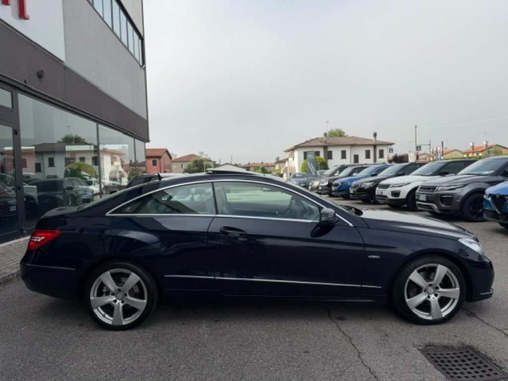 Clicca per ingrandire E 350 - CDI Coupé BlueEFFICIENCY Avantgarde
