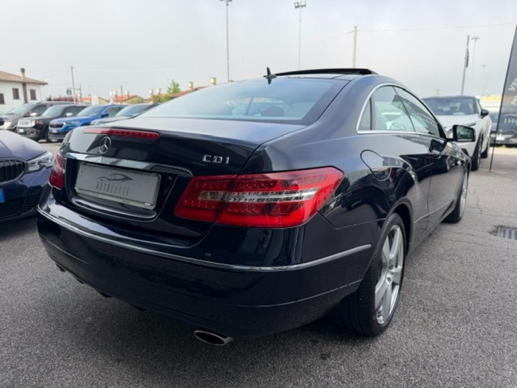 Clicca per ingrandire E 350 - CDI Coupé BlueEFFICIENCY Avantgarde