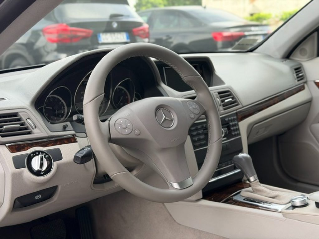 Clicca per ingrandire E 350 - CDI Coupé BlueEFFICIENCY Avantgarde