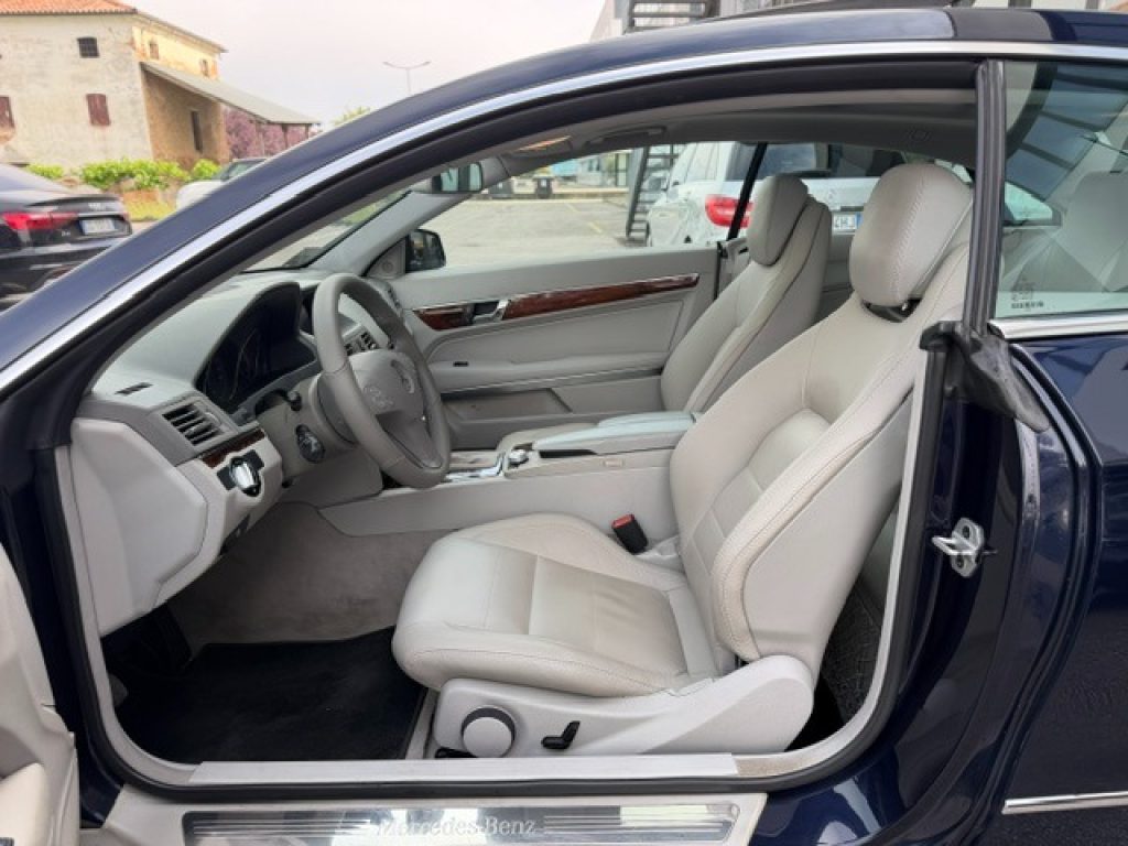 Clicca per ingrandire E 350 - CDI Coupé BlueEFFICIENCY Avantgarde