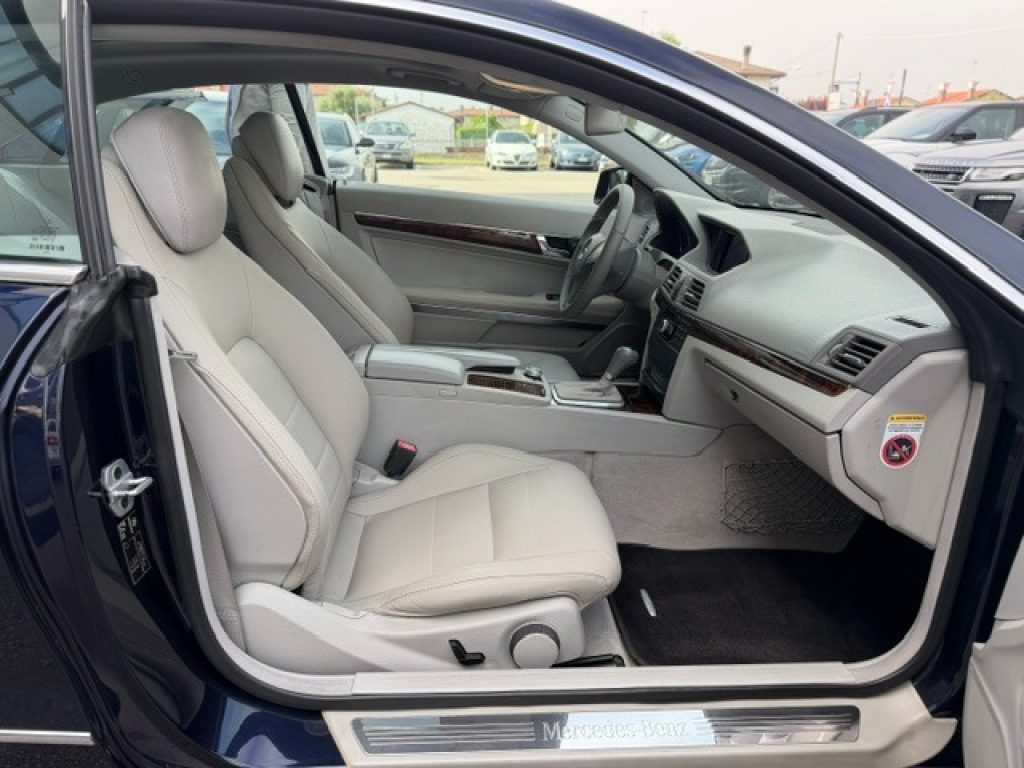 Clicca per ingrandire E 350 - CDI Coupé BlueEFFICIENCY Avantgarde