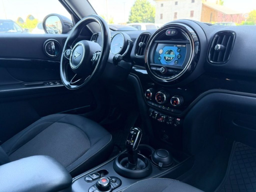 Clicca per ingrandire Countryman - 1.5 One D HYPE Countryman Automatica