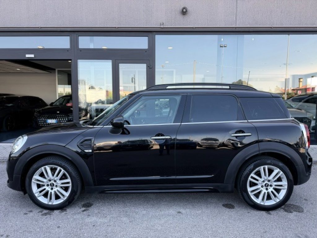 Clicca per ingrandire Countryman - 1.5 One D HYPE Countryman Automatica