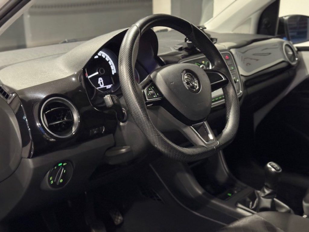 Clicca per ingrandire Citigo - 1.0 68 CV 5 porte Design Edition G-Tec