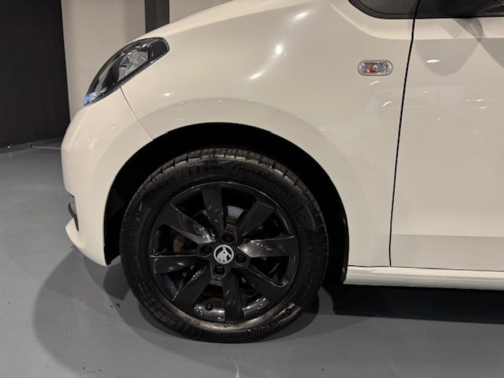 Clicca per ingrandire Citigo - 1.0 68 CV 5 porte Design Edition G-Tec