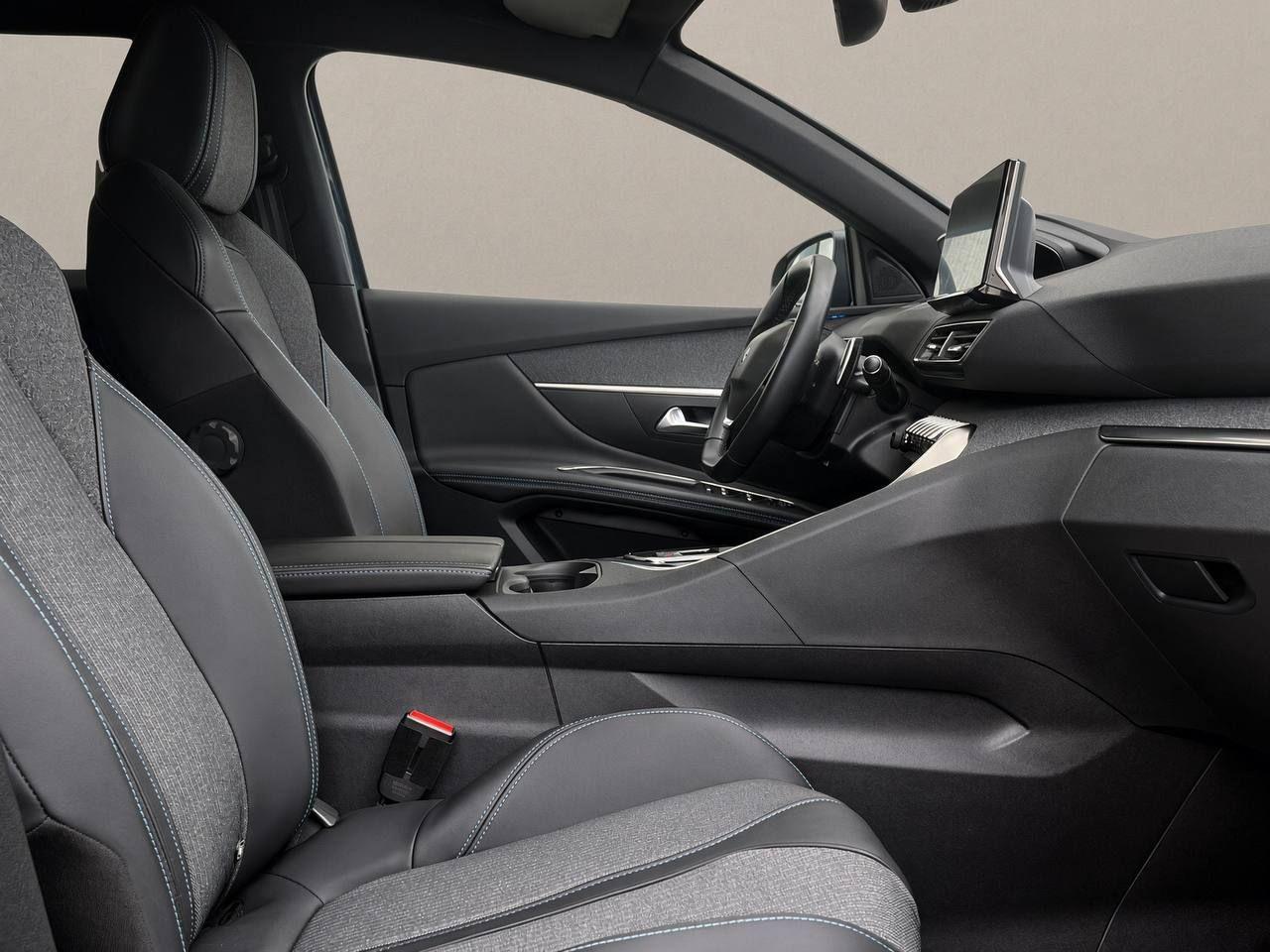 PEUGEOT 3008 Hybrid4 300 e-EAT8 Allure Pack - 11