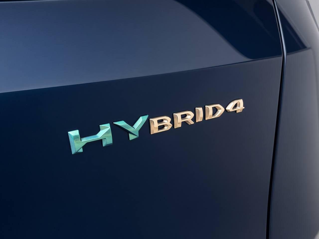 PEUGEOT 3008 Hybrid4 300 e-EAT8 Allure Pack - 39