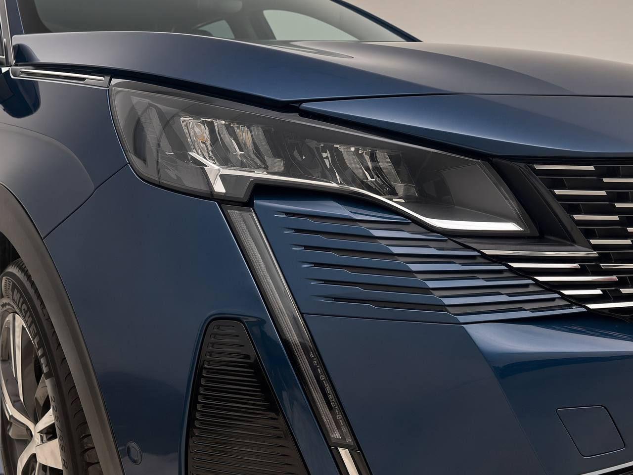 PEUGEOT 3008 Hybrid4 300 e-EAT8 Allure Pack - 32