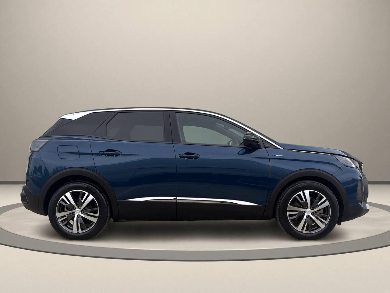 PEUGEOT 3008 Hybrid4 300 e-EAT8 Allure Pack - 4