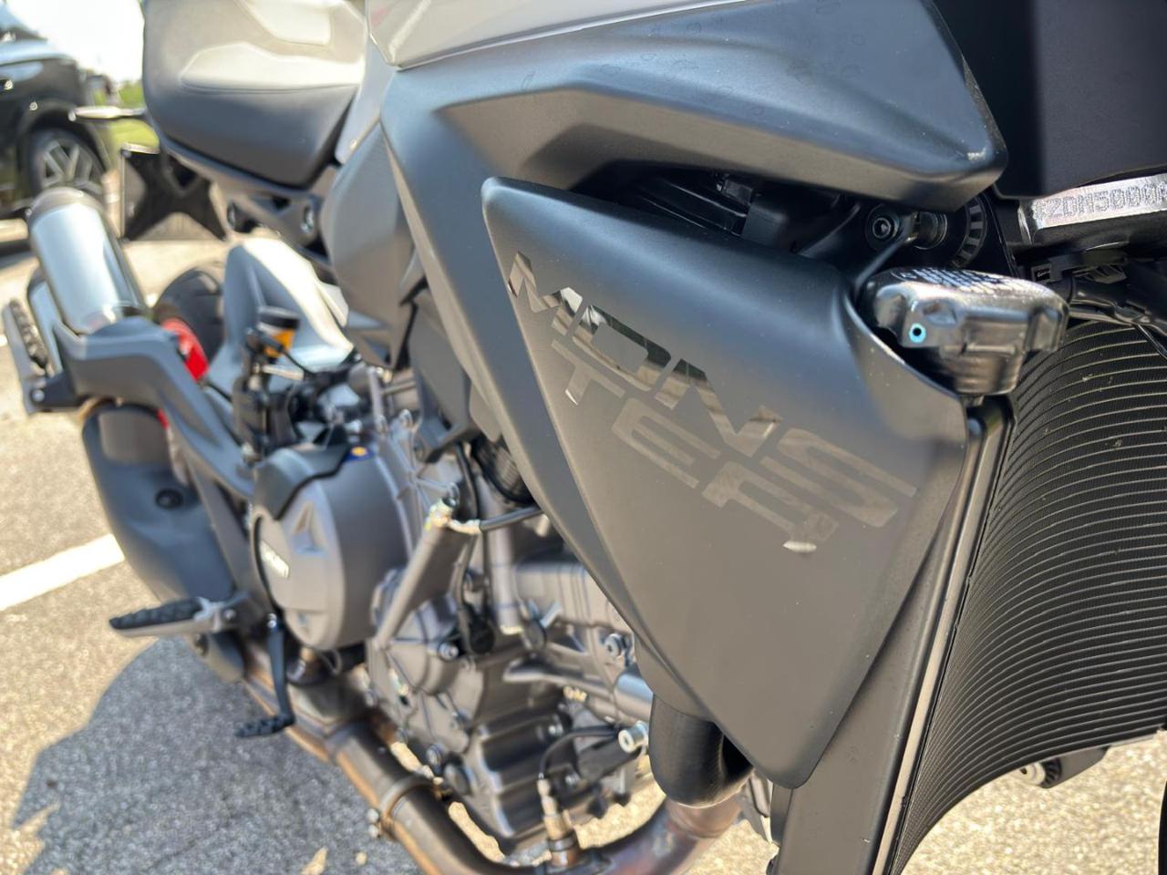 DUCATI Monster 937 V2 PLUS ICEBERG 2026 - 8