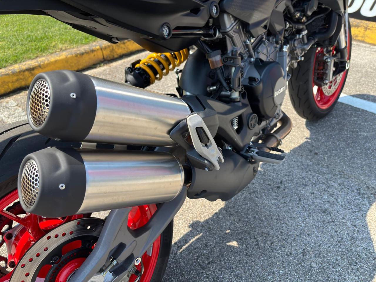DUCATI Monster 937 V2 PLUS ICEBERG 2026 - 10