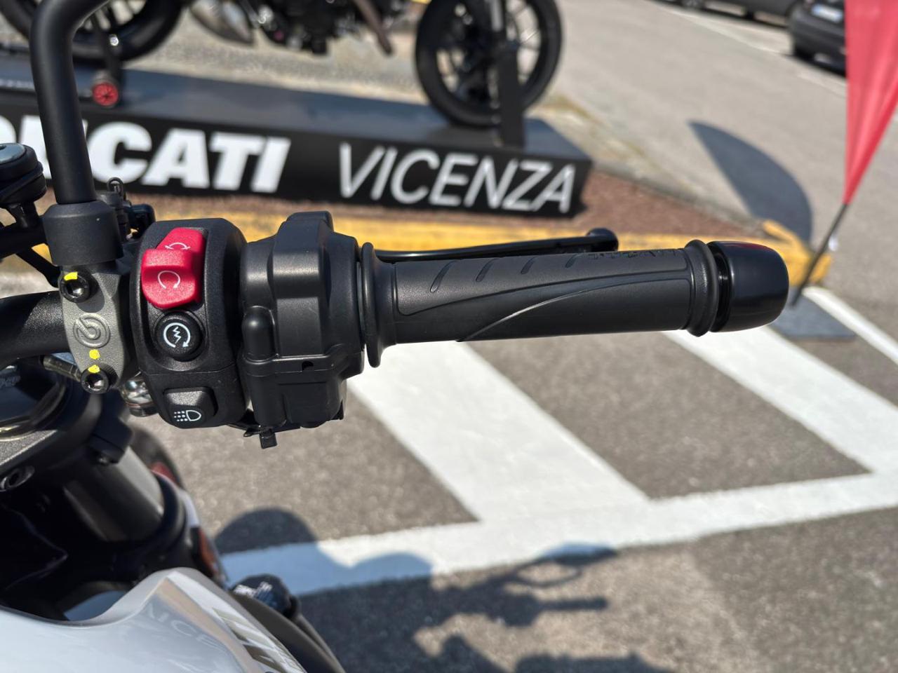DUCATI Monster 937 V2 PLUS ICEBERG 2026 - 14