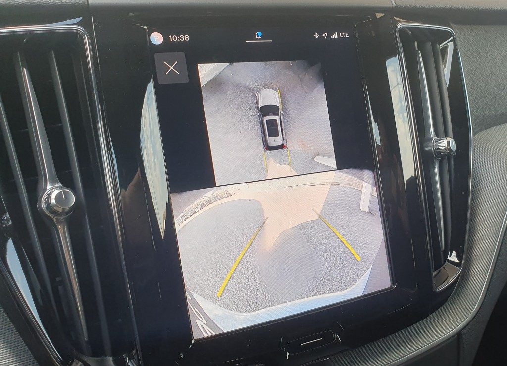 VOLVO XC60 T6 Plug-in hybrid AWD automatico Plus Dark - Grid Foto 14