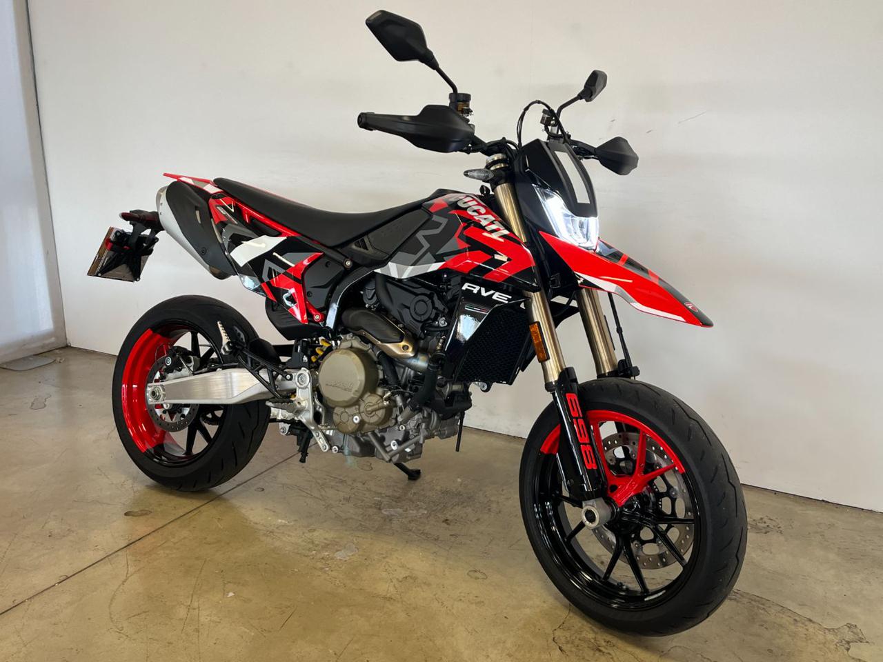 DUCATI Hypermotard 698 RVE - 2
