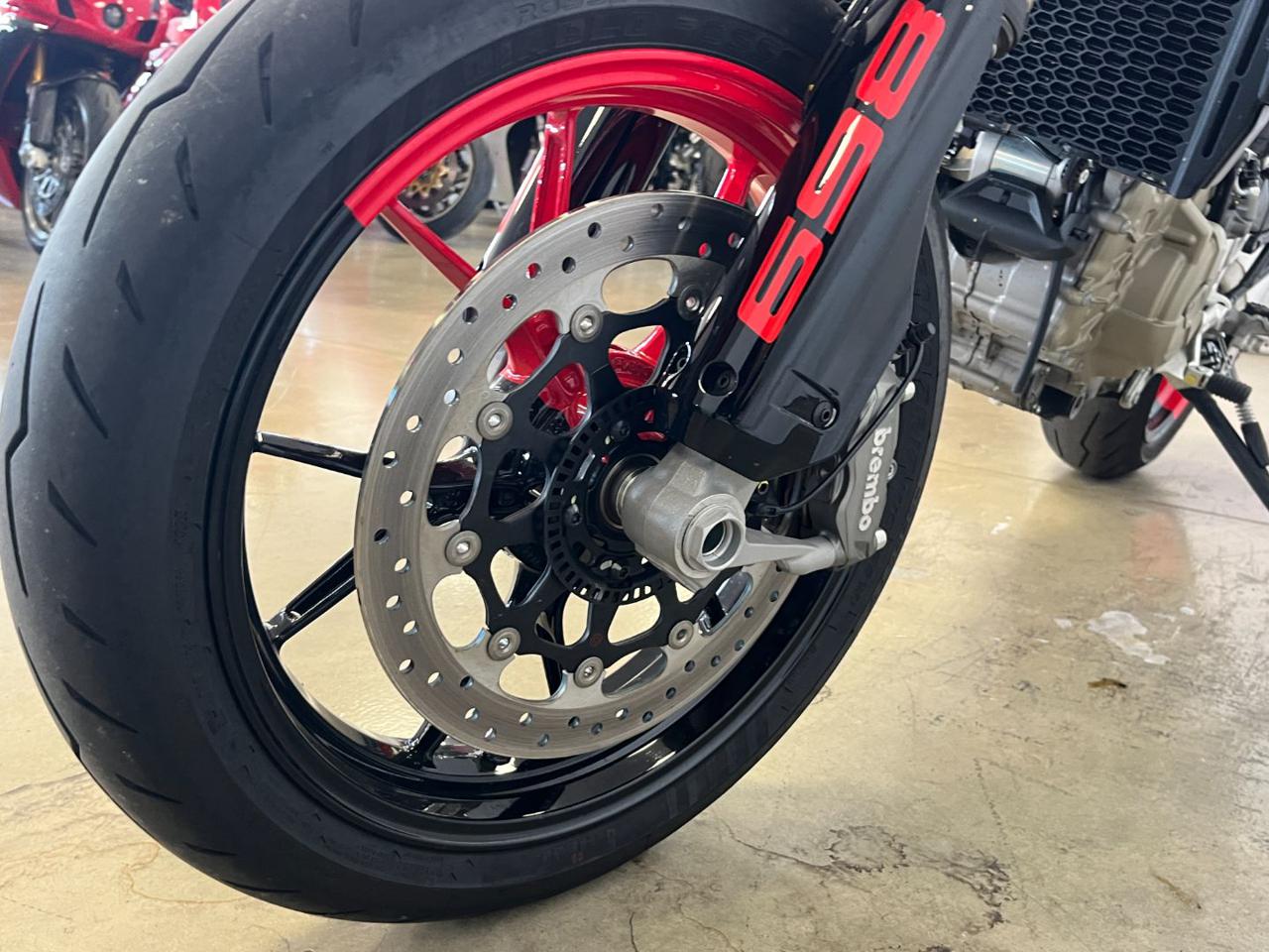 DUCATI Hypermotard 698 RVE - 3