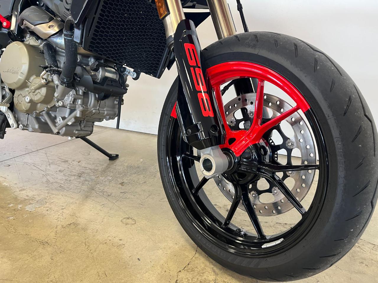 DUCATI Hypermotard 698 RVE - 4