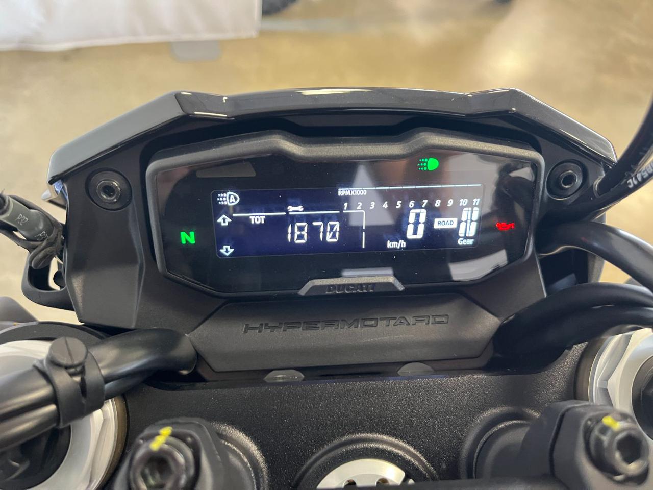 DUCATI Hypermotard 698 RVE - 13