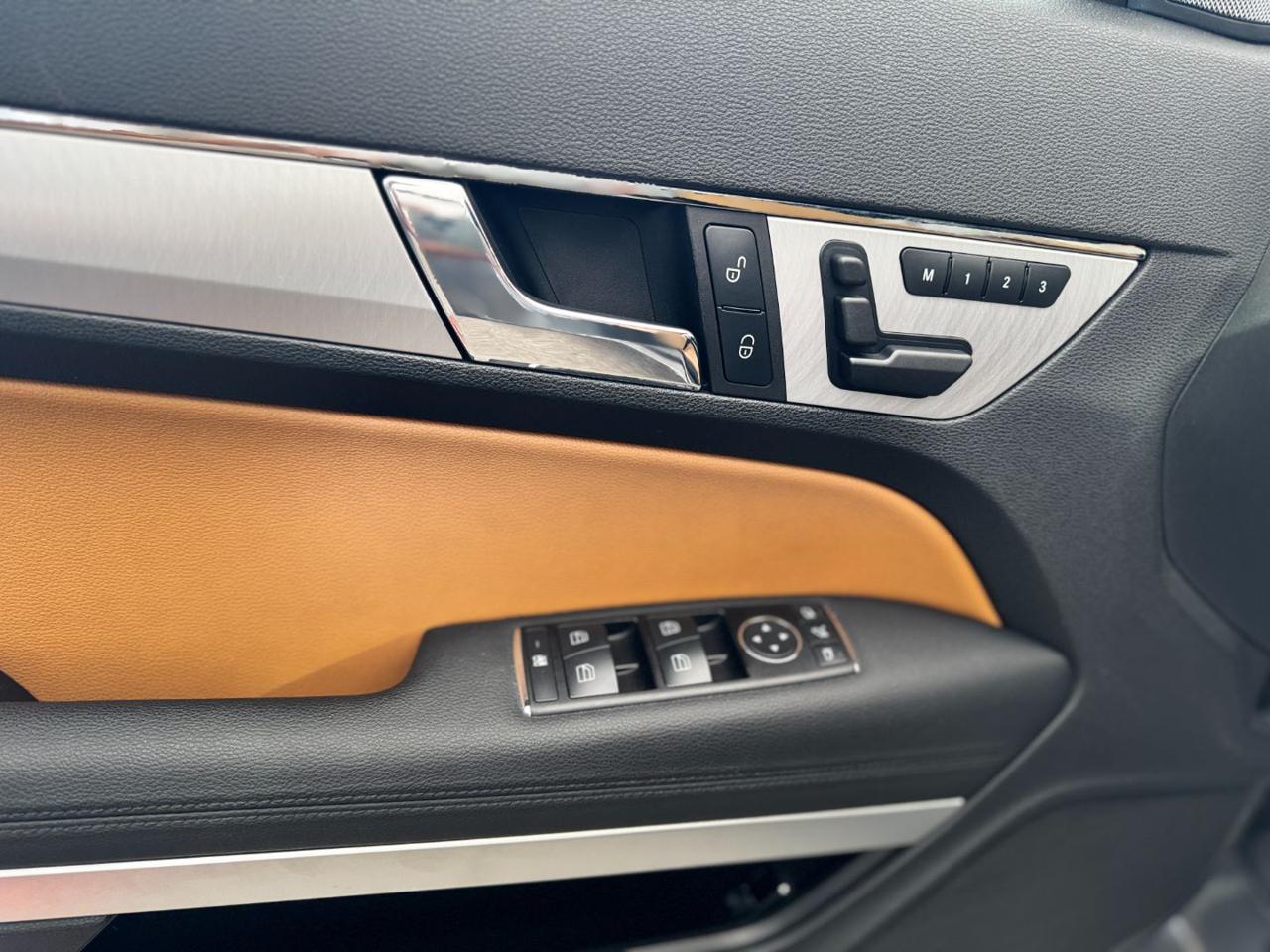 MERCEDES-BENZ E 350 CGI Coupé Avantgarde - 22