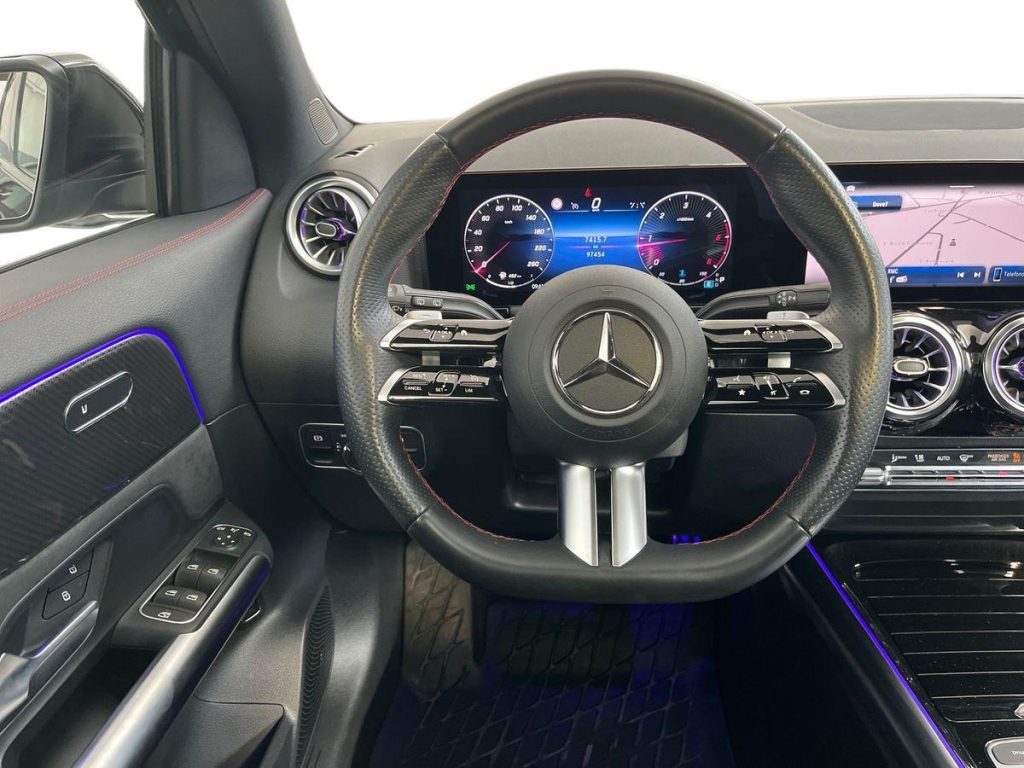 MERCEDES-BENZ GLA 200 d 4matic AMG Line Advanced Plus - 11