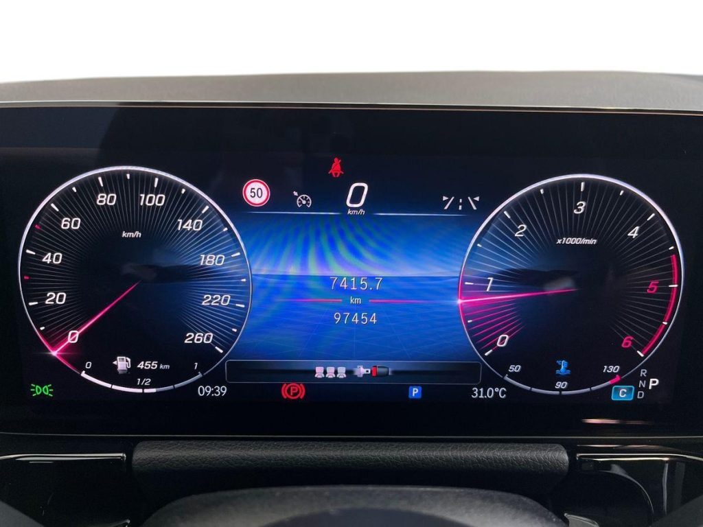 MERCEDES-BENZ GLA 200 d 4matic AMG Line Advanced Plus - 8
