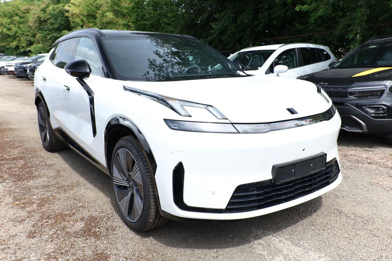 LYNK & CO 08 PHEV More - 2
