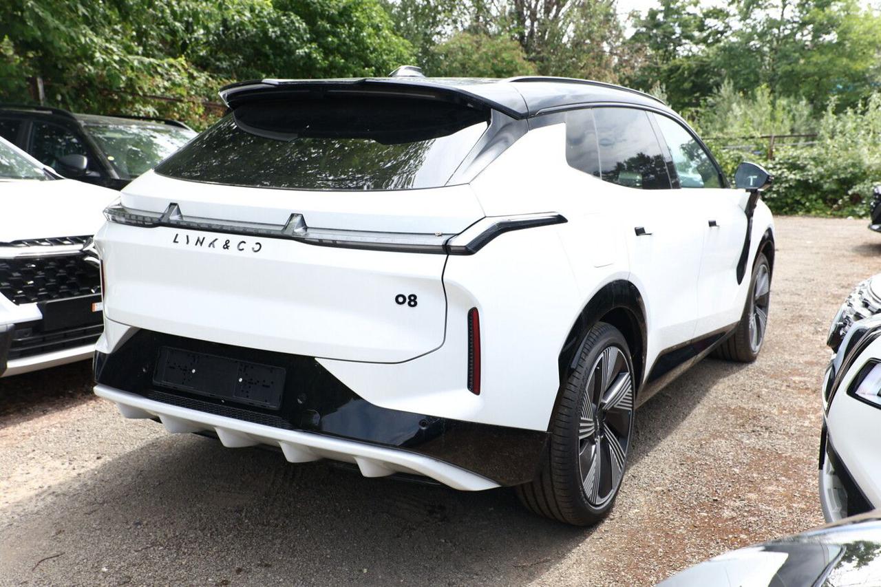 LYNK & CO 08 PHEV More - 3