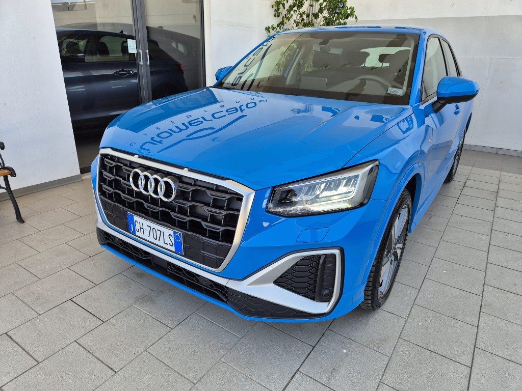 AUDI Q2 30 TDI S line Edition - 2