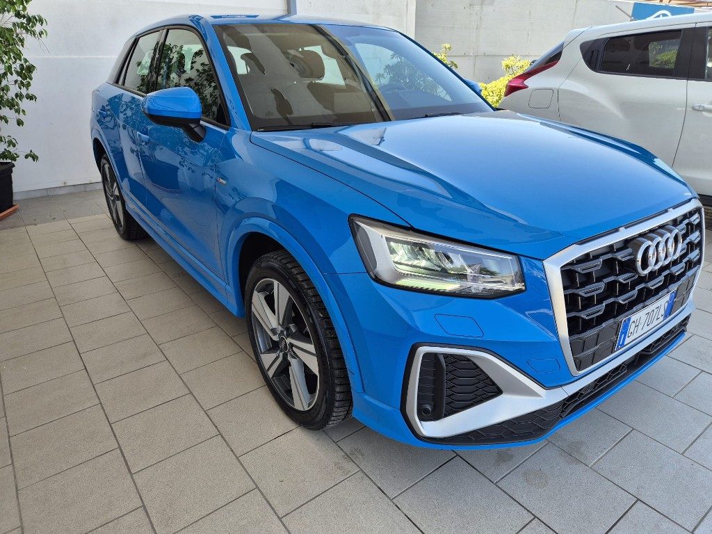 AUDI Q2 30 TDI S line Edition - 3