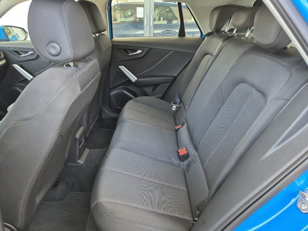 AUDI Q2 30 TDI S line Edition - 9