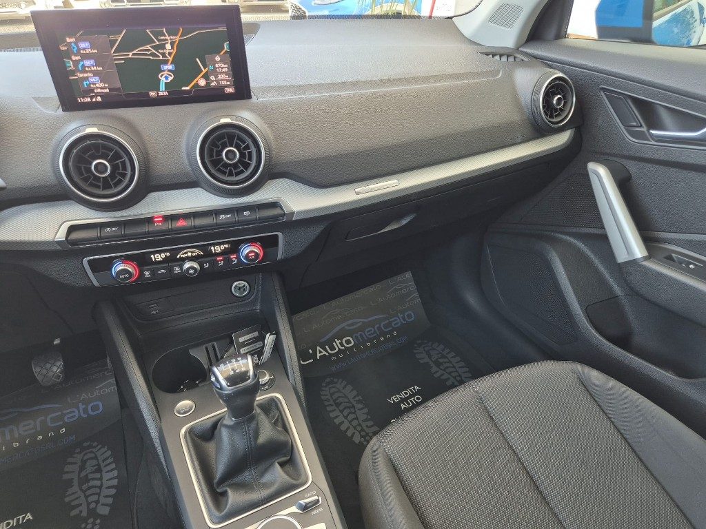 AUDI Q2 30 TDI S line Edition - 13