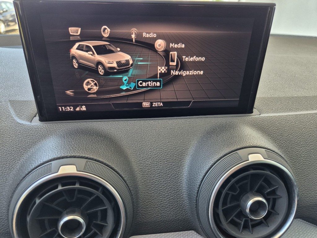 AUDI Q2 30 TDI S line Edition - 16