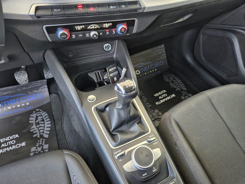 AUDI Q2 30 TDI S line Edition - 17