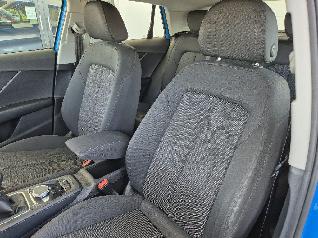 AUDI Q2 30 TDI S line Edition - 8